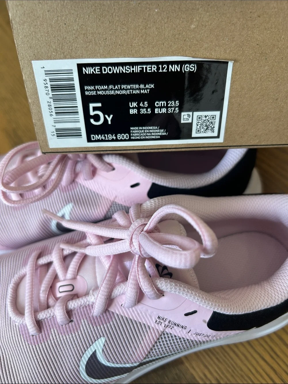 Nike girls Downshifter Running Sneakers, size 5Y, NIB